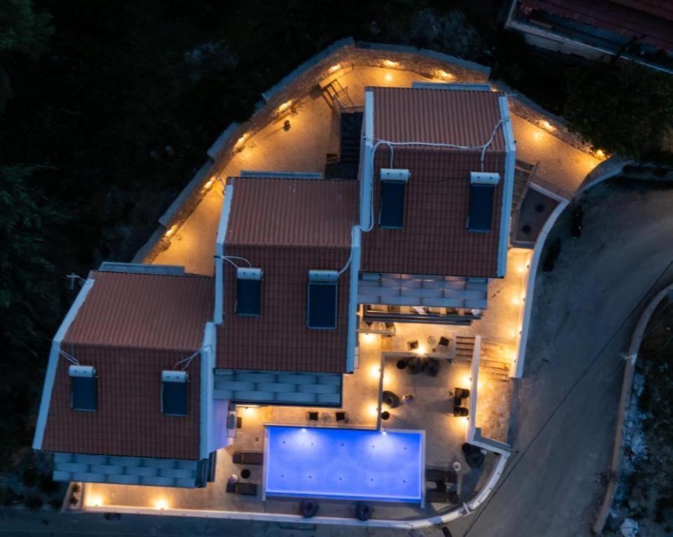Above Blue Maisonettes Grey Diamond Nikiana Exterior photo